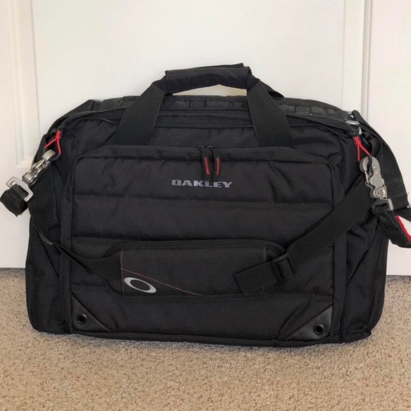 Rare Oakley official Military Breach Range Transport Duffle Bag Black/Red - Picture 2 of 10